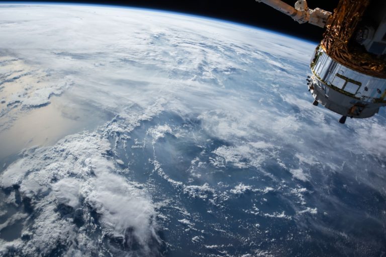 NASA ETF 우주 투자 스페이스X 지구 궤도